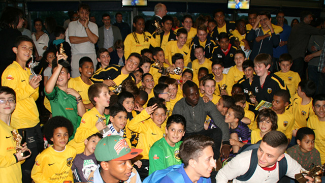 aek youth fc with arsenal emmanuel frimpong, dench